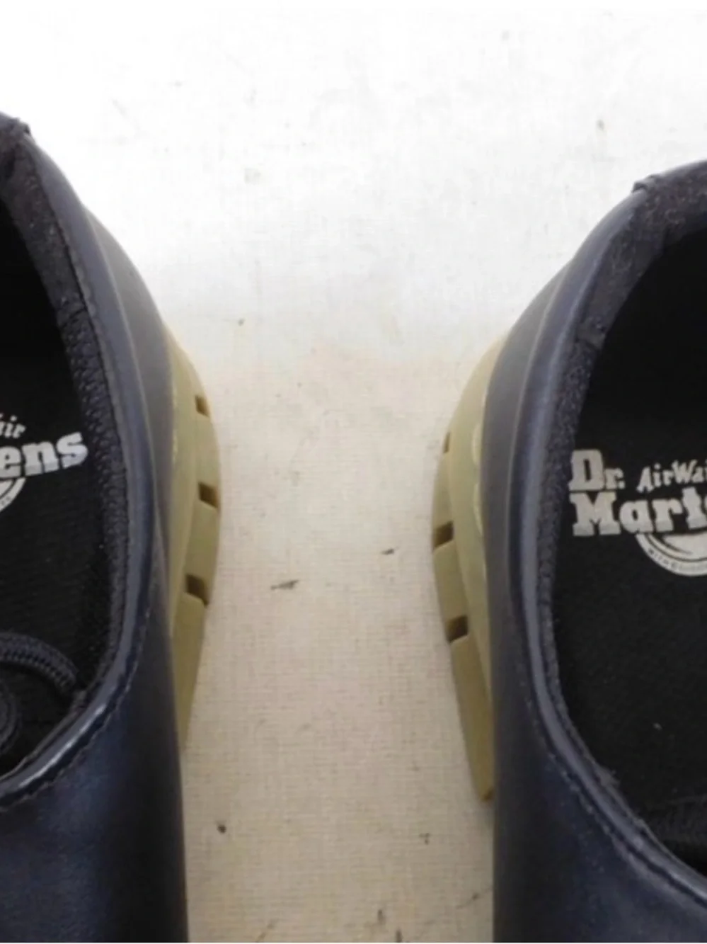 Dr. Martens Rikard 31 Black Leather Shoes Size 7 Men Ladies 8